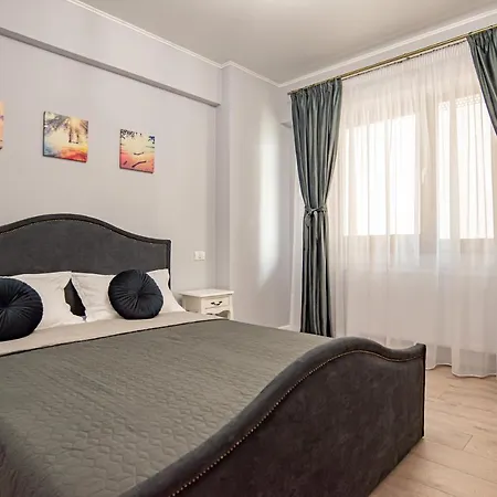 Bythelake Superior Mamaia