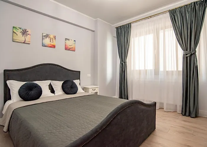 Bythelake Superior Mamaia